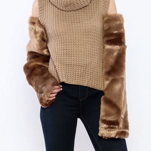 Boutique Rehab Beige Waffle Knit Sweater Faux Fur Sleeve